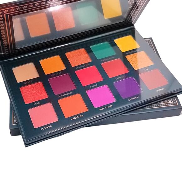 Ace Beaute Nostalgia Eyeshadow Palette - Picture 4 of 5